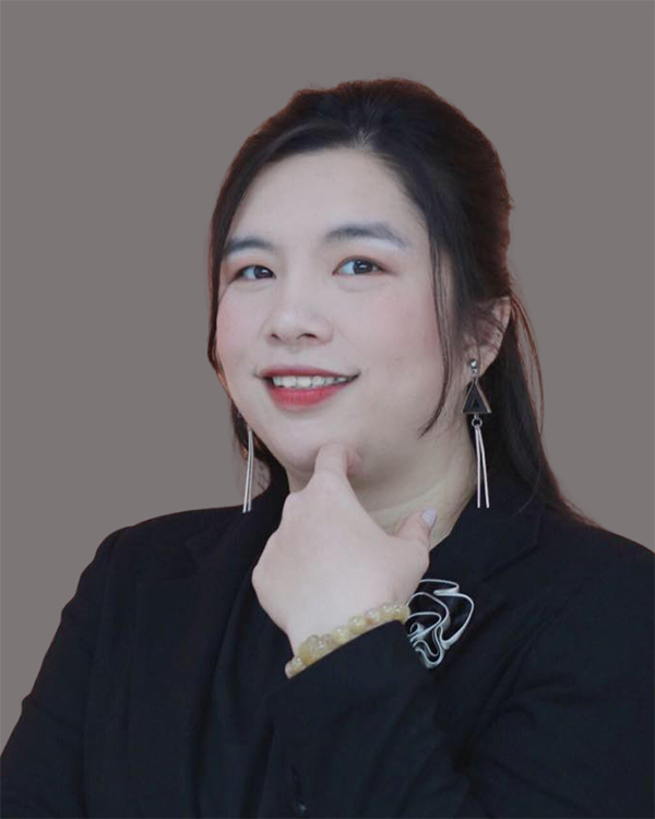 Huỳnh Thị Cẩm Bình (Jennifer Huynh)